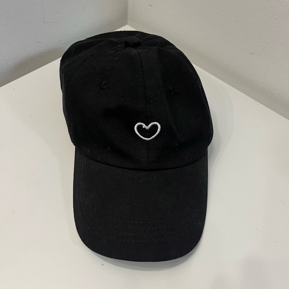 Simple black hat - Picture 2 of 3